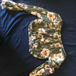 Long sleeve crop top